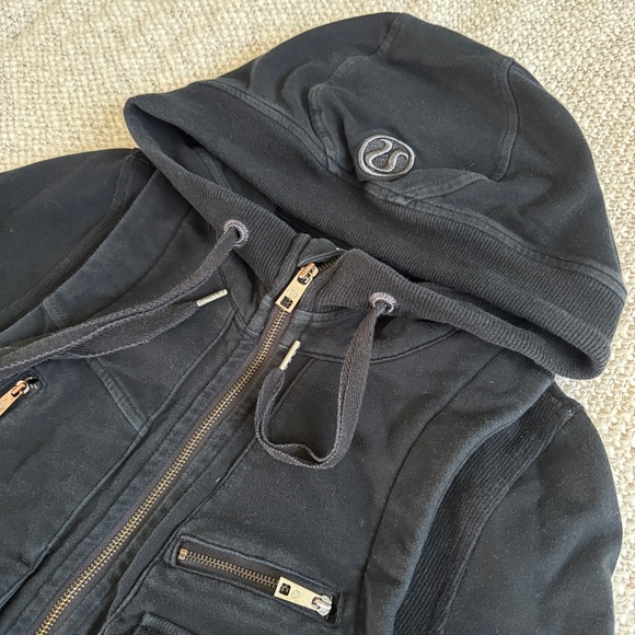 lululemon athletica Jackets & Blazers - Lululemon Black Hooded Zip-Up Vintage size 8